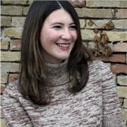 Studentessa di economia, diplomata al Liceo Scientifico, offre lezioni di Matematica a ragazzi delle scuole medie, superiori ed elementari; disponibile anche per lezioni di lingua inglese per ragazzi delle medie ed elementari